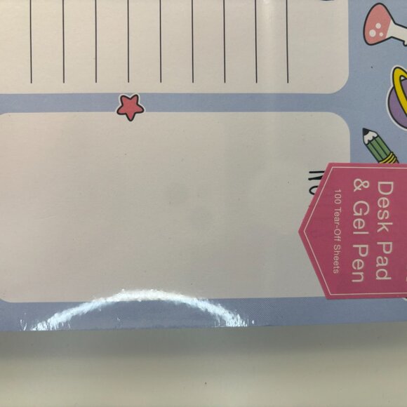 NEW Hello Kitty Desk Pad & Gel Pen - Picture 2 of 5